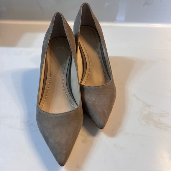 Lewisa Pointed Toe Pump - light neutral 
Marc Fisher LTD - Picture 2 of 6